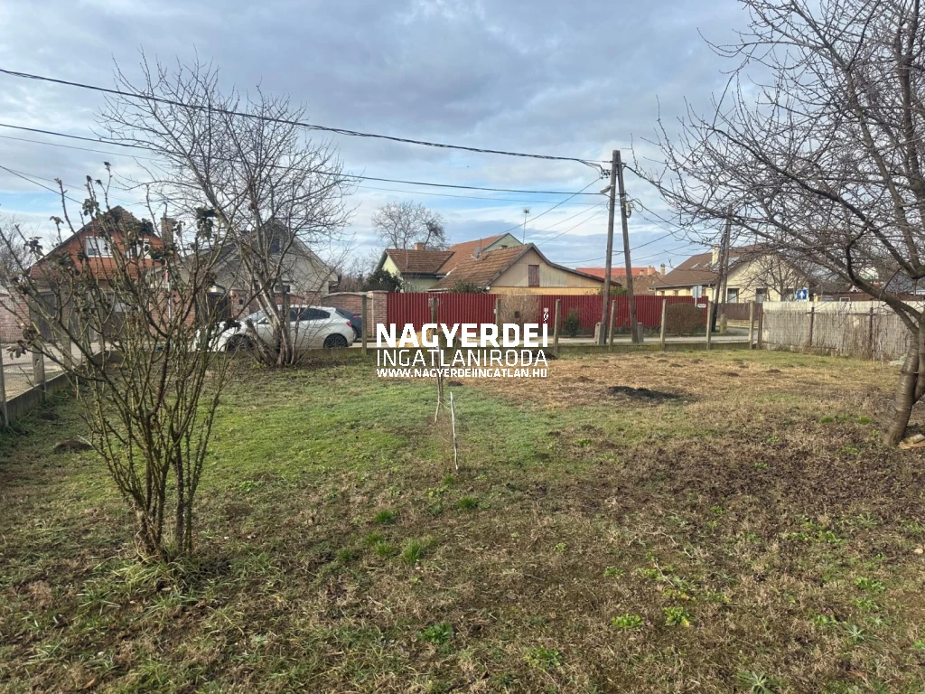 Debrecen-Nagysándortelep csendes utcájában építési telek eladó