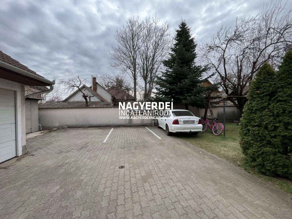 c3-1-name c2-82-name, Téglás