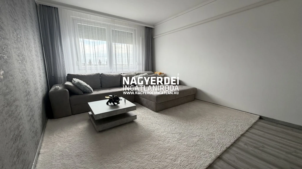 Eladó 61 m2 panel lakás, Debrecen