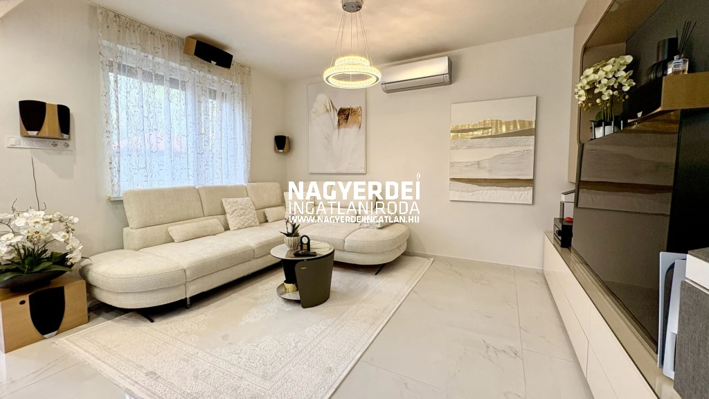 c3-2-name c2-2-name, Debrecen, Hatvan utcai kert