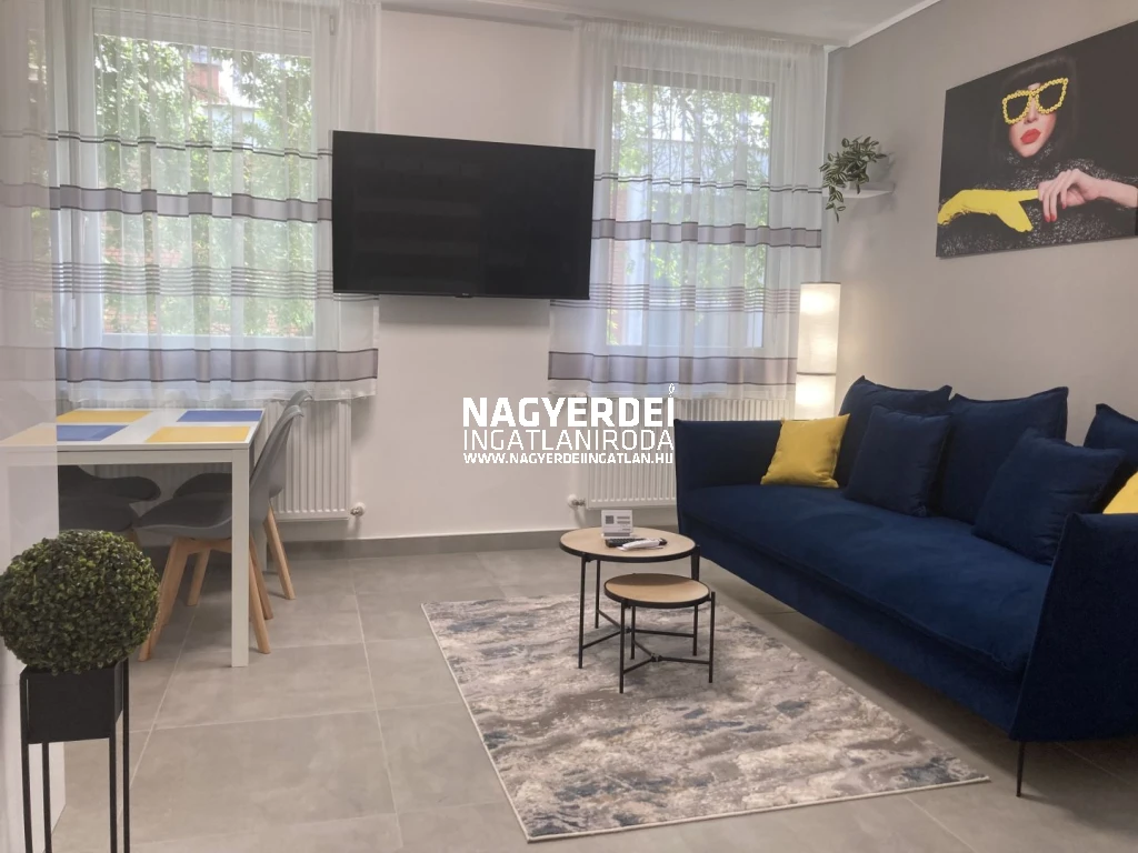 c3-2-name c2-19-name, Debrecen, Egyetemváros