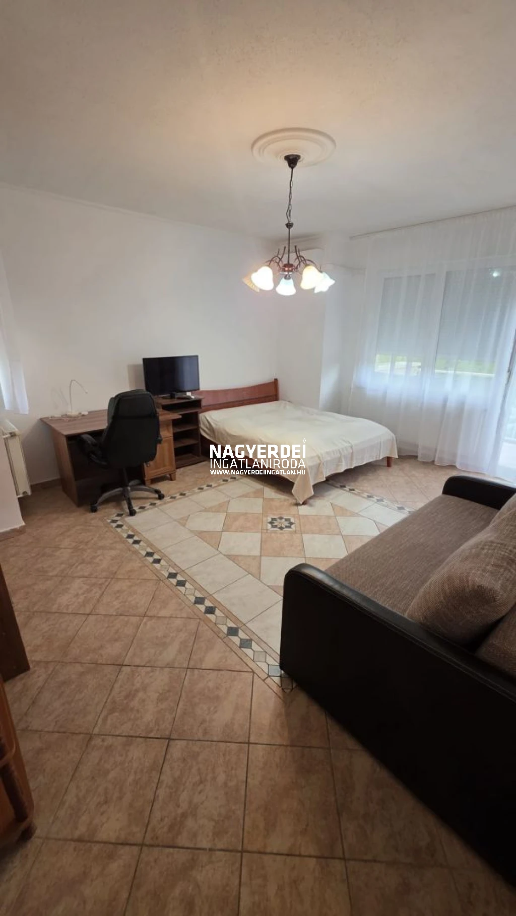 c3-2-name c2-19-name, Debrecen, Egyetemváros