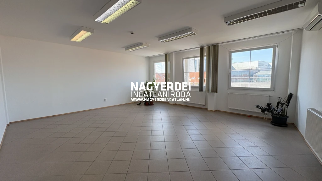 c3-2-name c2-68-name, Debrecen, Belváros