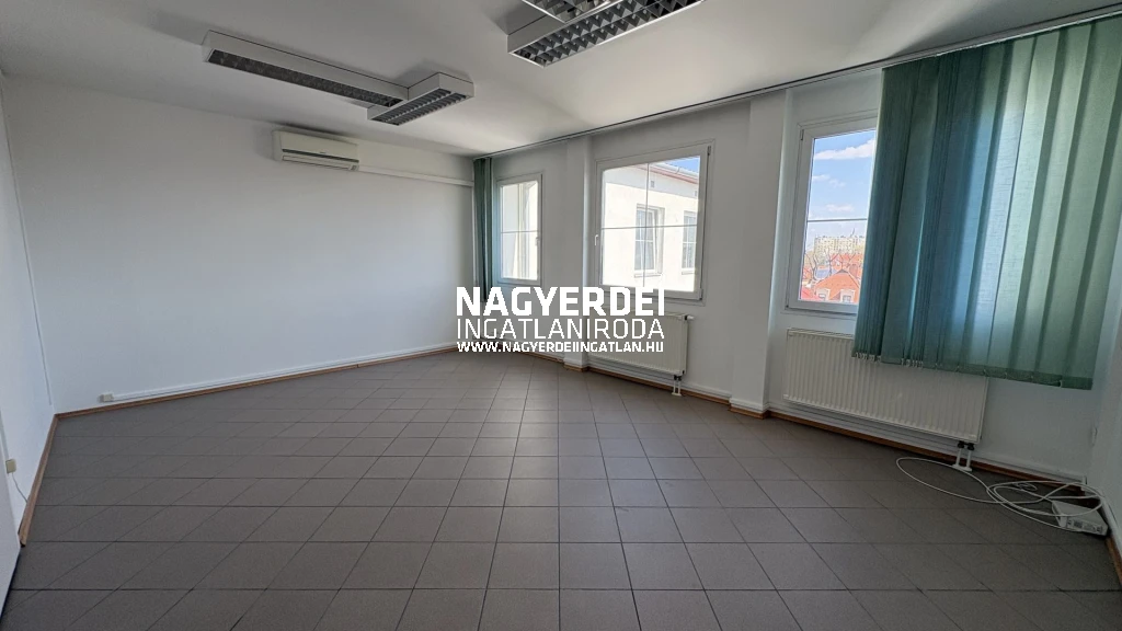 c3-2-name c2-68-name, Debrecen, Belváros