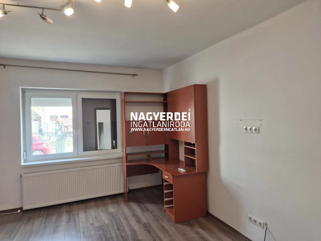 c3-2-name c2-1-name, Debrecen, Csapókert