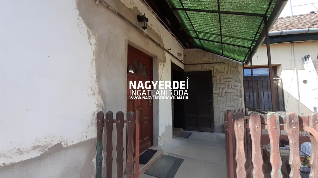 Eladó 38 m2 házrész, Debrecen