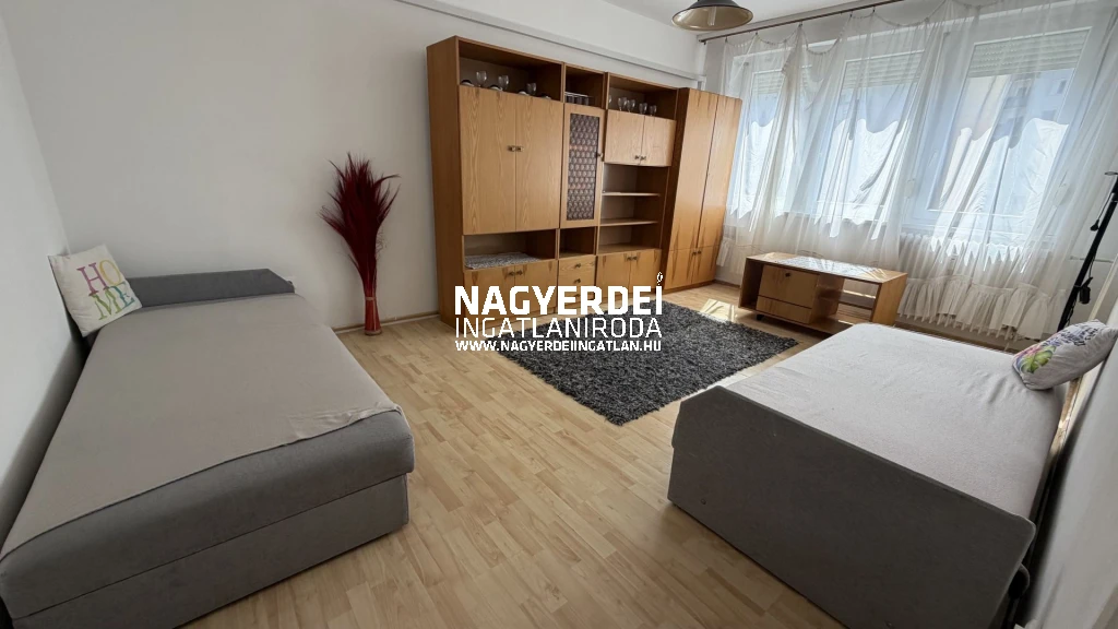 Kiadó 45 m2 csúsztatott zsalus, Debrecen