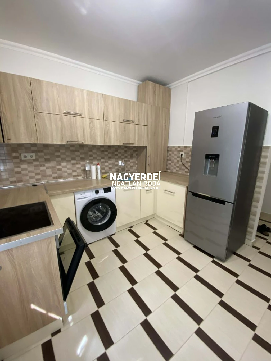 Debrecen - Nagyerdőalján lakás kiadó