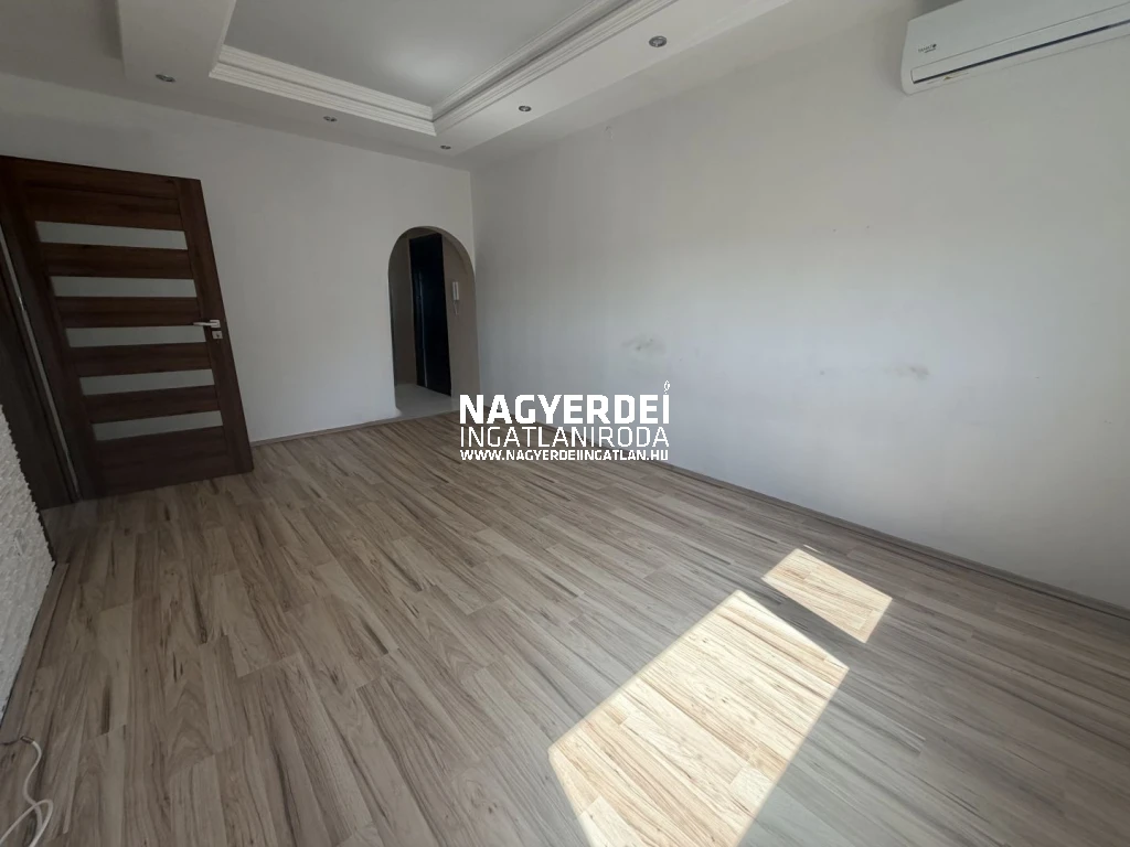 Kiadó 69 m2 panel lakás, Debrecen