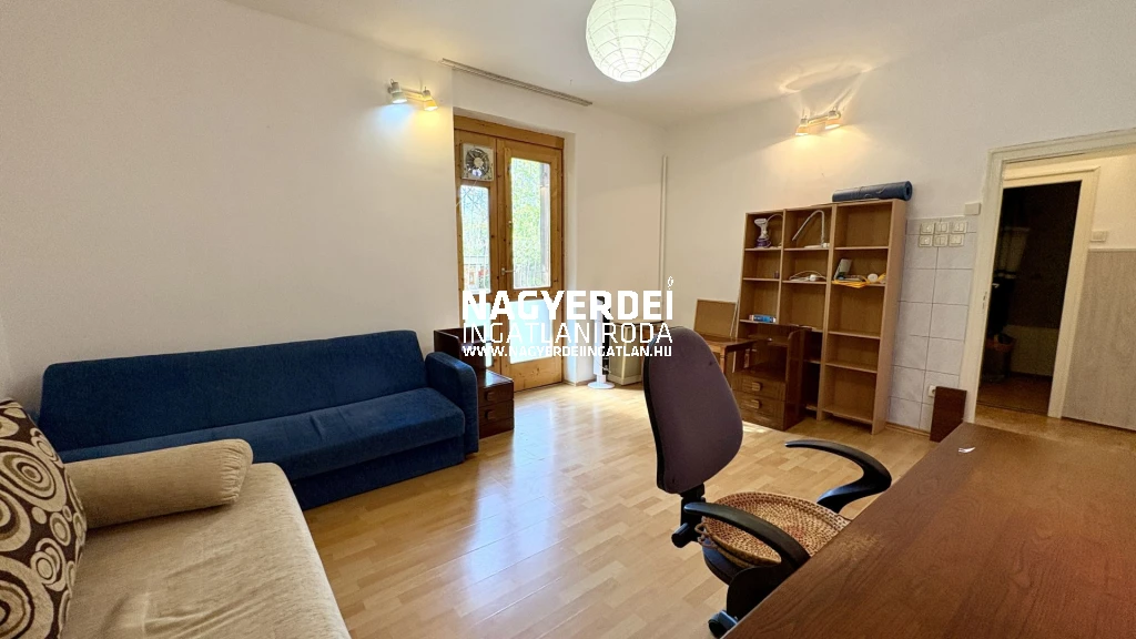 Kiadó 37 m2 tégla lakás, Debrecen
