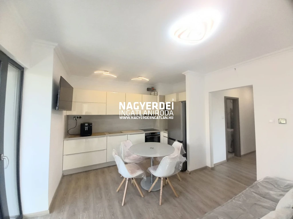 Kiadó 49 m2 tégla lakás, Debrecen