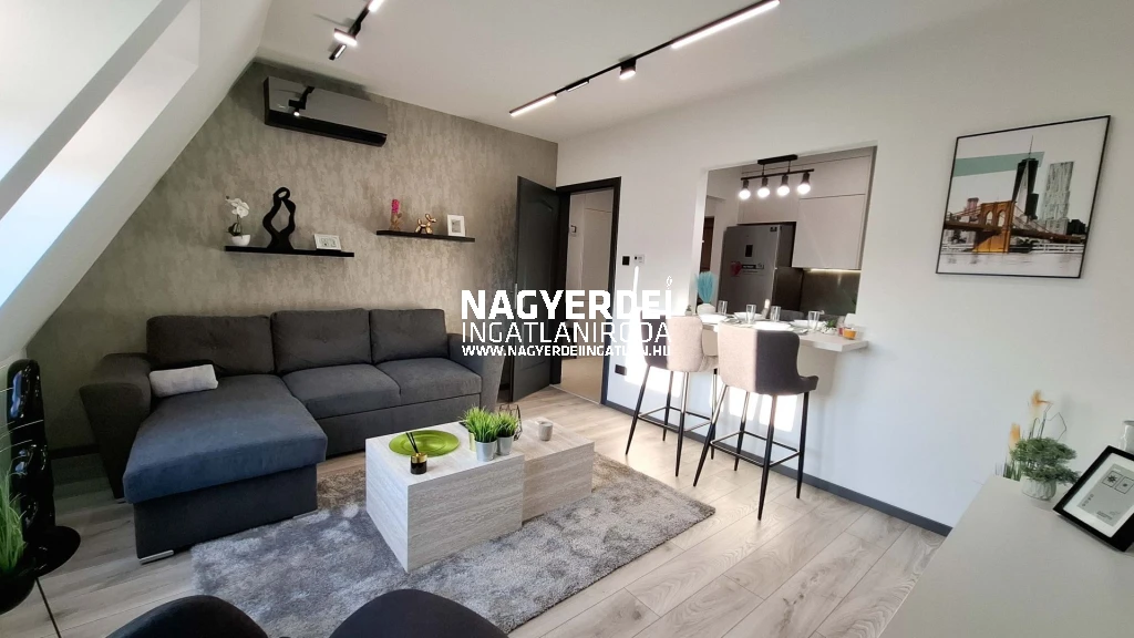 c3-2-name c2-19-name, Debrecen, Nagyerdőalja