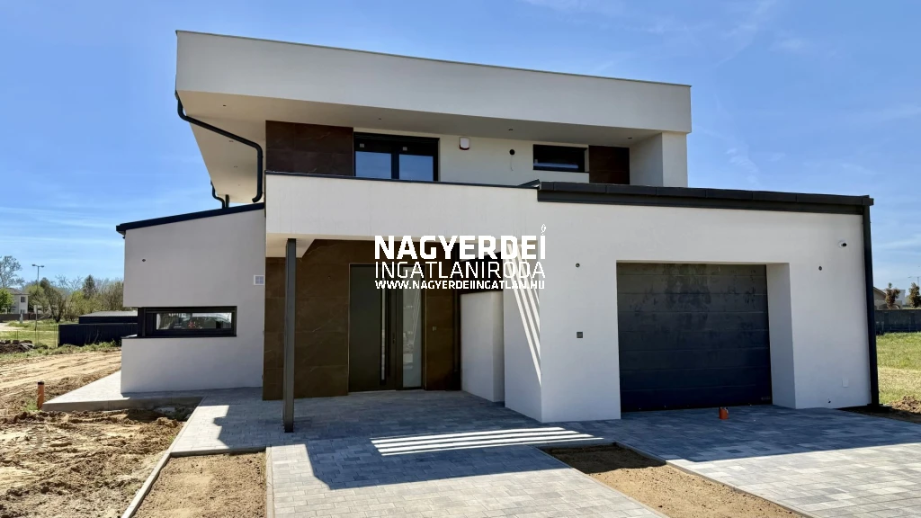 c3-2-name c2-1-name, Debrecen, Pallag