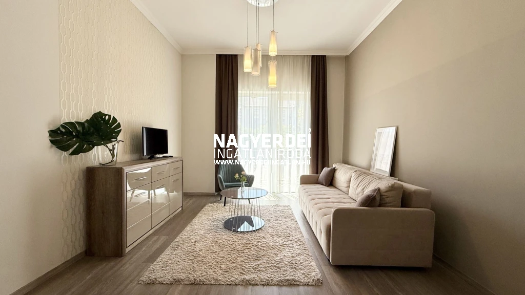 Kiadó 53 m2 tégla lakás, Debrecen