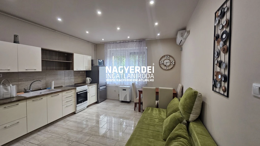 c3-2-name c2-19-name, Debrecen, Libakert