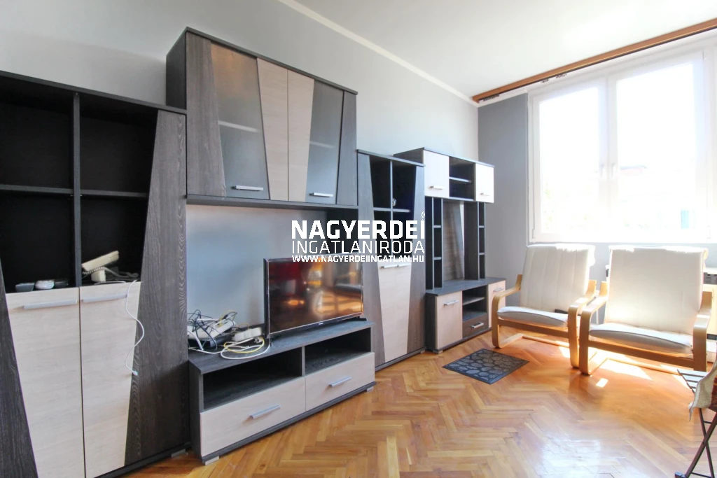 c3-2-name c2-19-name, Debrecen, Nagyerdő