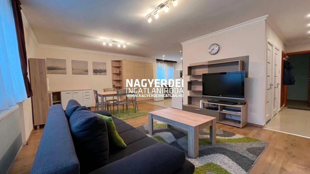 c3-2-name c2-19-name, Debrecen, Nagyerdő