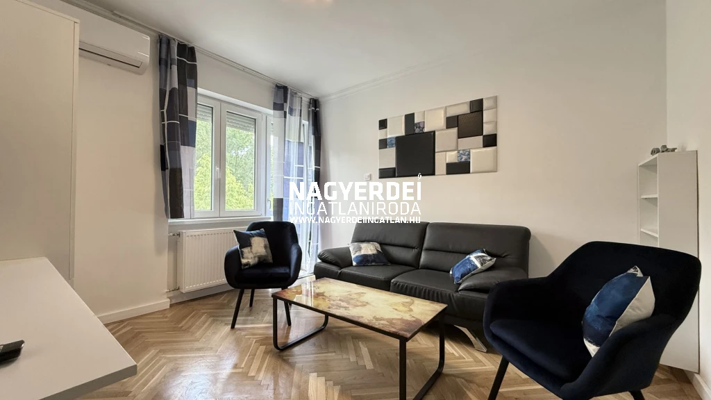 c3-2-name c2-19-name, Debrecen, Nagyerdő