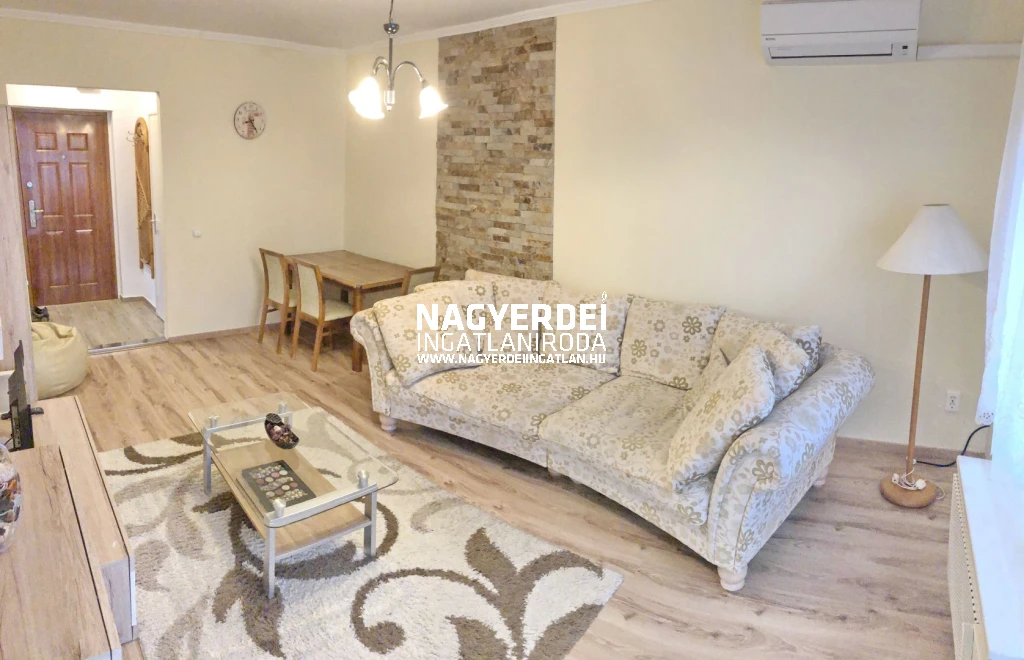 c3-2-name c2-19-name, Debrecen, Nagyerdőalja