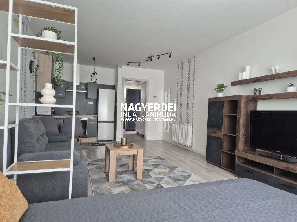 c3-2-name c2-19-name, Debrecen, Burgundia