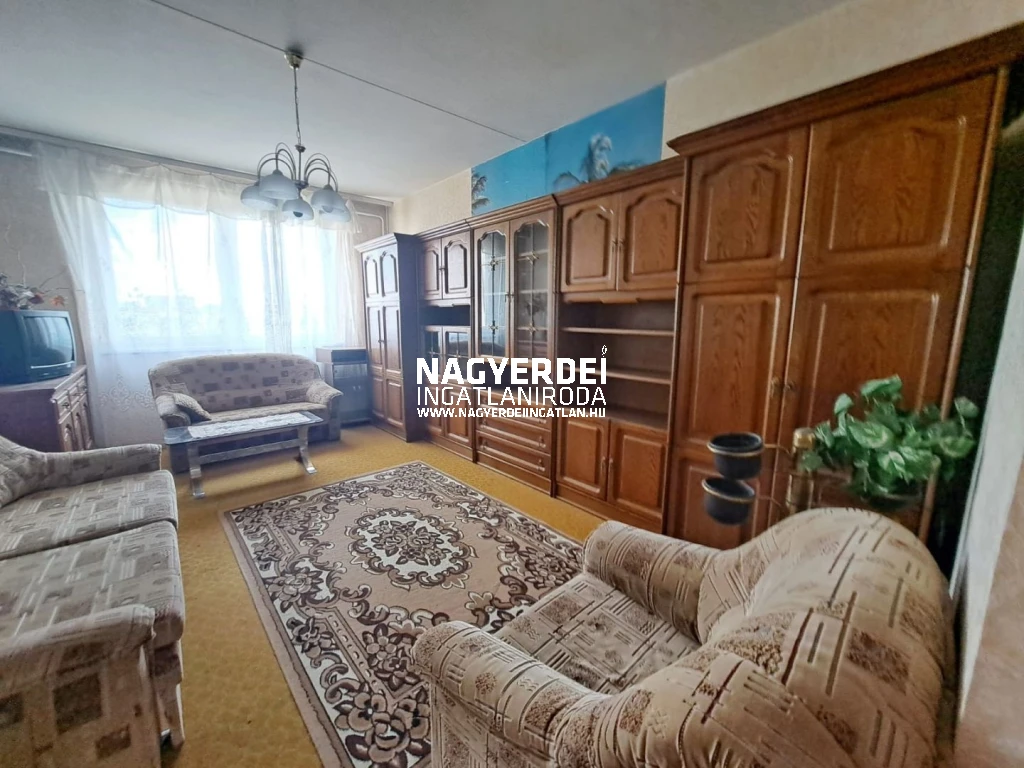 Kiadó 84 m2 panel lakás, Debrecen