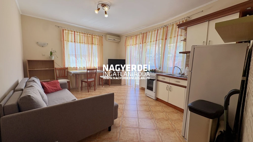 Kiadó 49 m2 tégla lakás, Debrecen