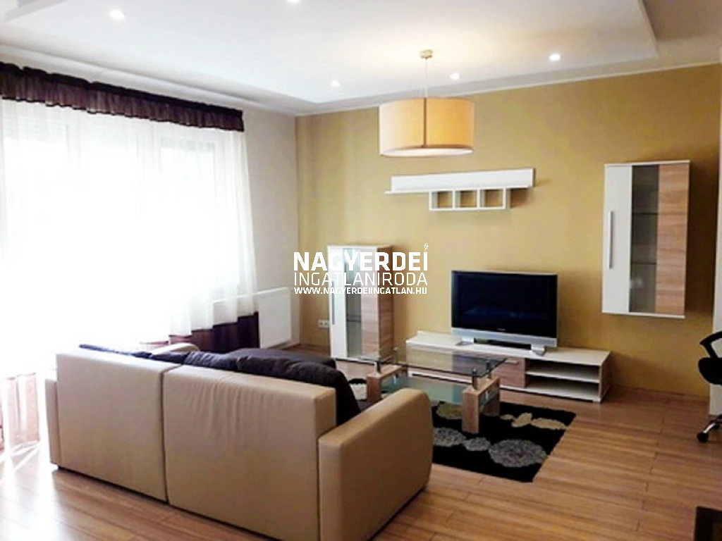 Kiadó 64 m2 tégla lakás, Debrecen
