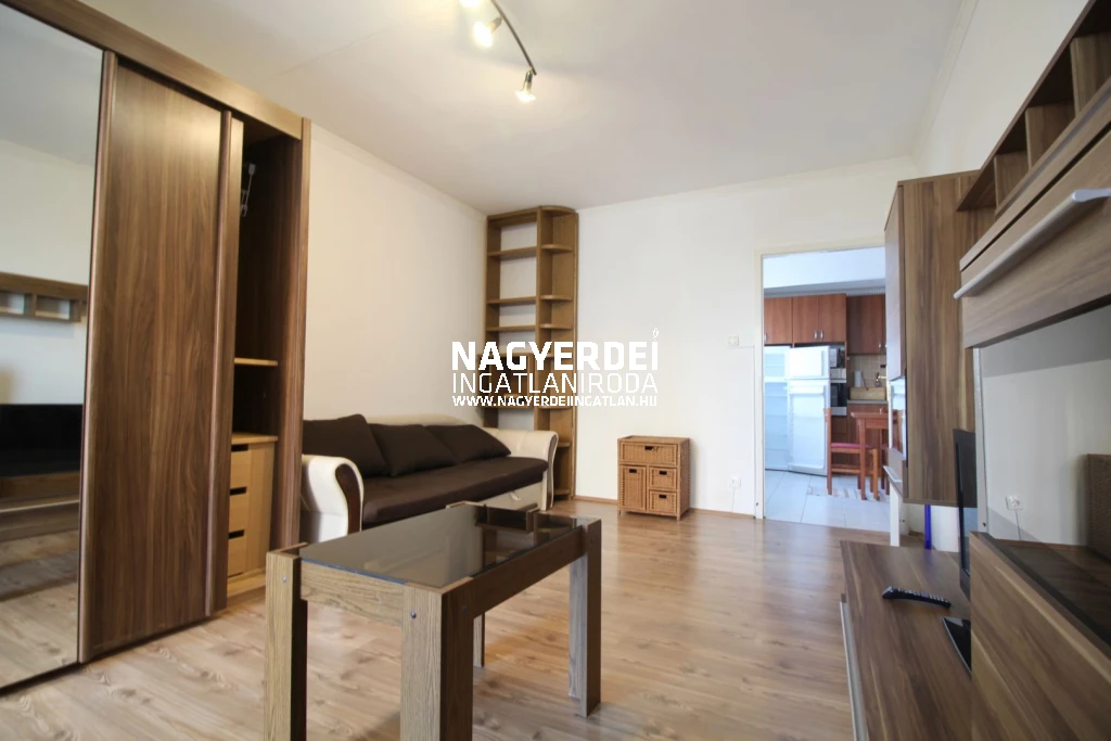 Kiadó 54 m2 panel lakás, Debrecen