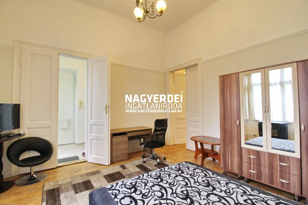 Kiadó 47 m2 tégla lakás, Debrecen