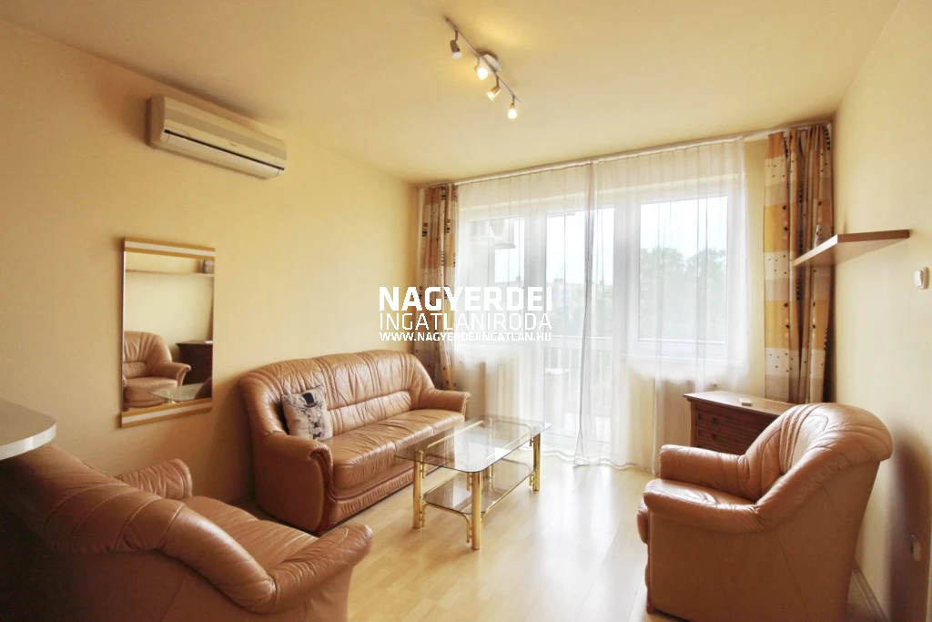 Kiadó 40 m2 tégla lakás, Debrecen
