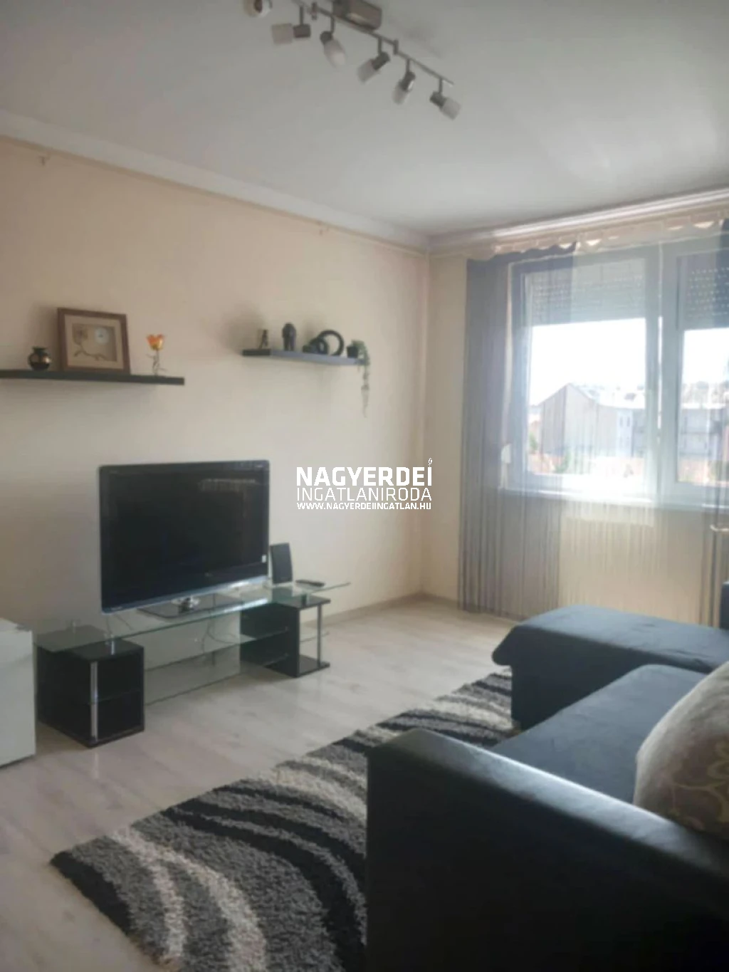 Kiadó 35 m2 panel lakás, Debrecen