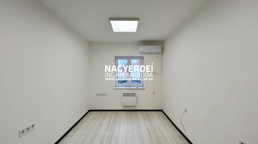 Kiadó 122 m2 iroda irodaházban, Debrecen
