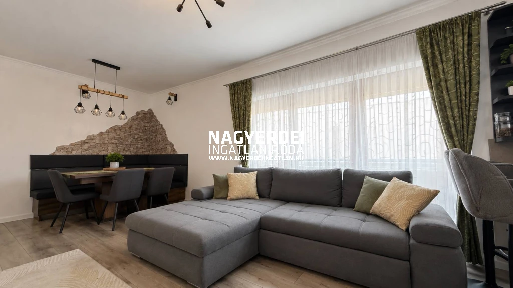 Kiadó 180 m2 tégla lakás, Debrecen