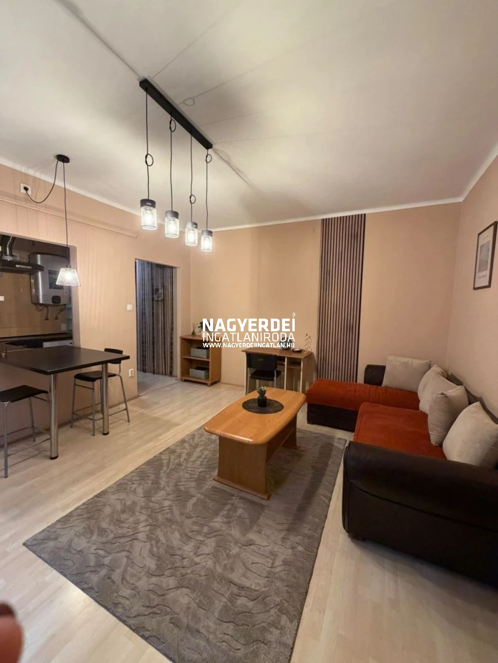 Kiadó 37 m2 tégla lakás, Debrecen