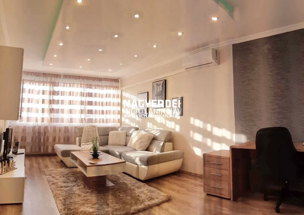 Kiadó 55 m2 csúsztatott zsalus, Debrecen