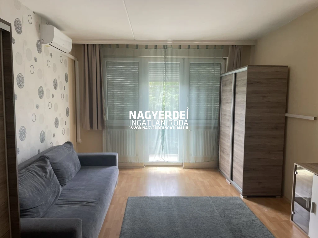 Kiadó 39 m2 tégla lakás, Debrecen