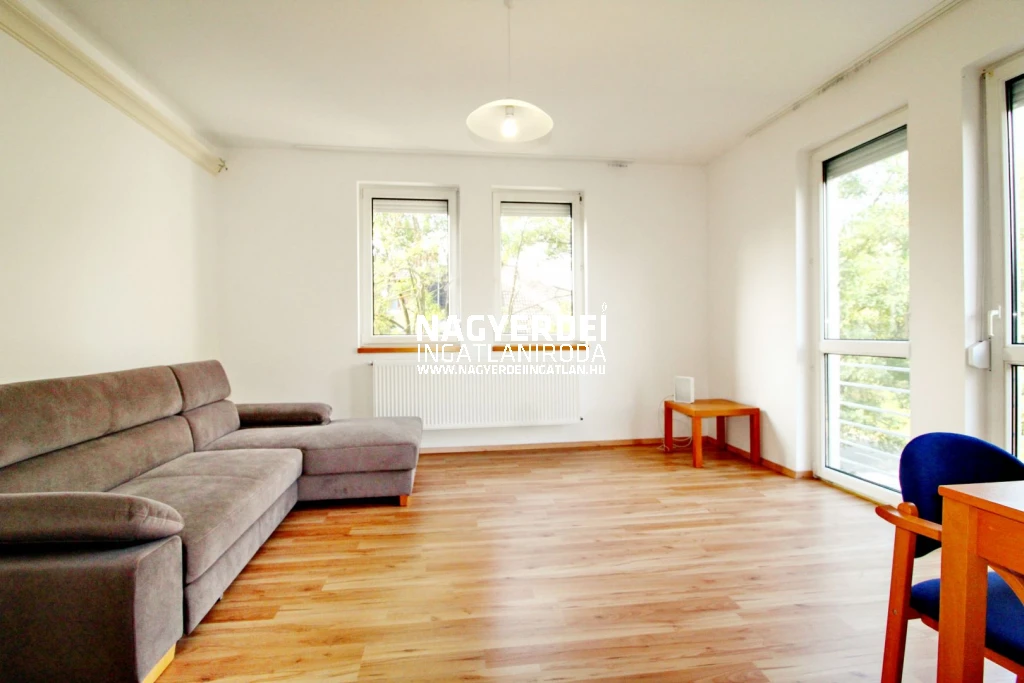 Kiadó 55 m2 tégla lakás, Debrecen