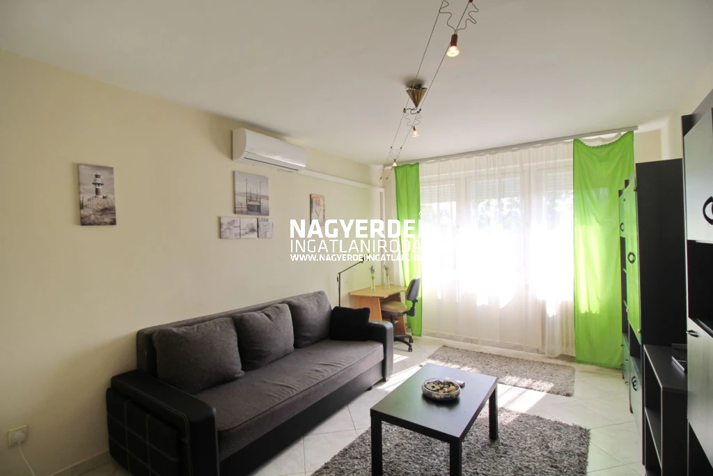 Kiadó 45 m2 tégla lakás, Debrecen