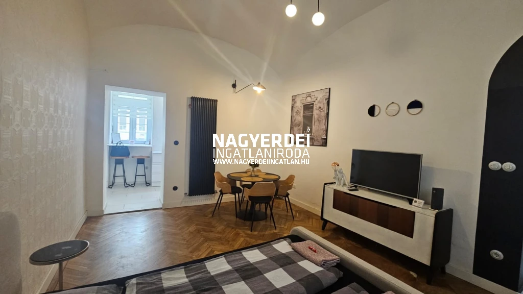 Kiadó 40 m2 tégla lakás, Debrecen