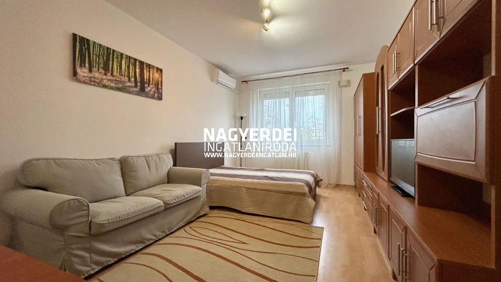 Kiadó 32 m2 tégla lakás, Debrecen