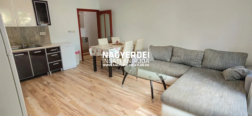 Kiadó 60 m2 tégla lakás, Debrecen