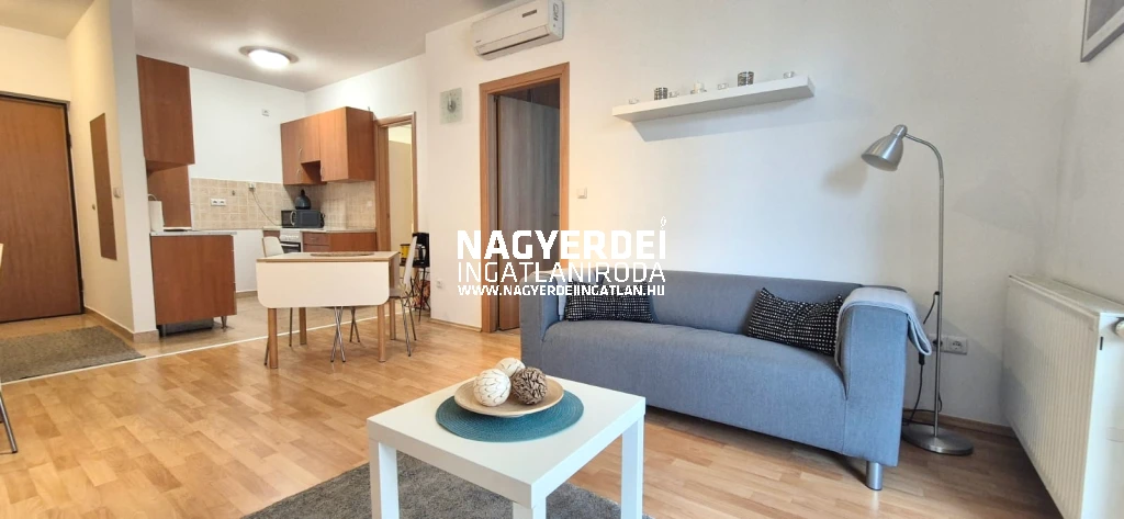 Kiadó 43 m2 tégla lakás, Debrecen