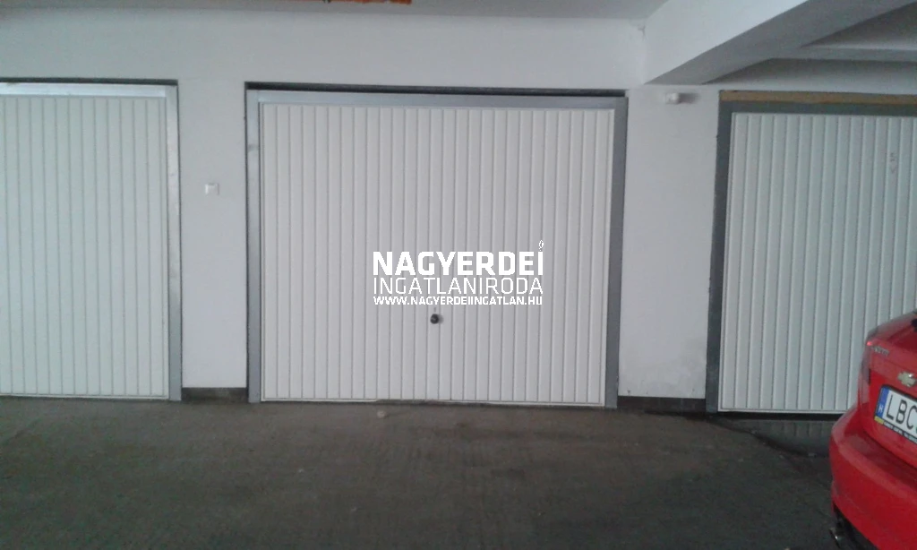 Kiadó 18 m2 egyedi garázs, Debrecen