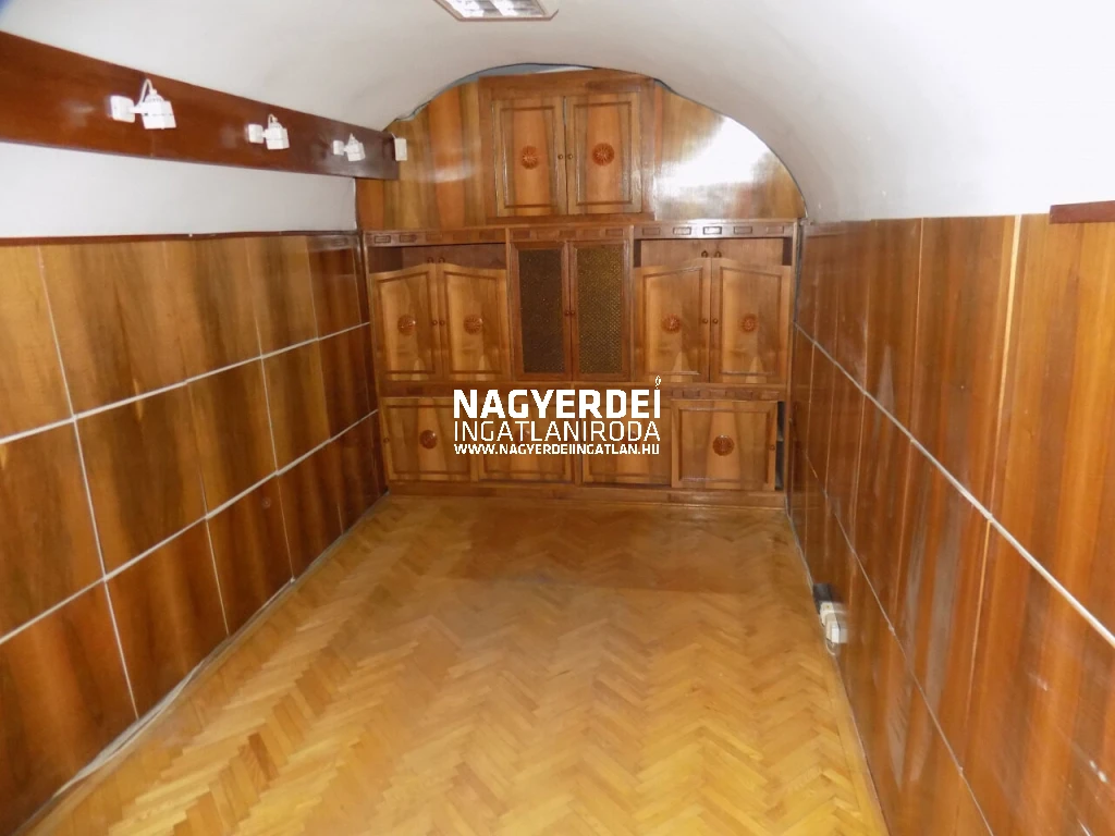 c3-2-name c2-69-name, Debrecen, Belváros