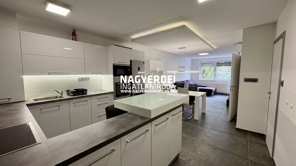 Kiadó 52 m2 tégla lakás, Debrecen