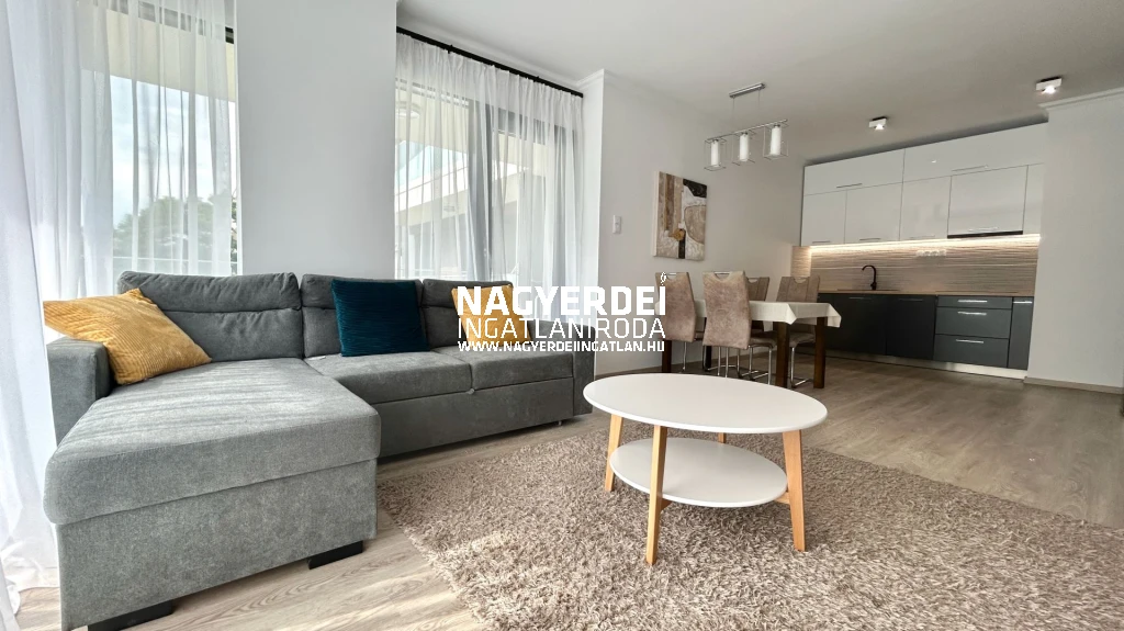 Kiadó 53 m2 tégla lakás, Debrecen