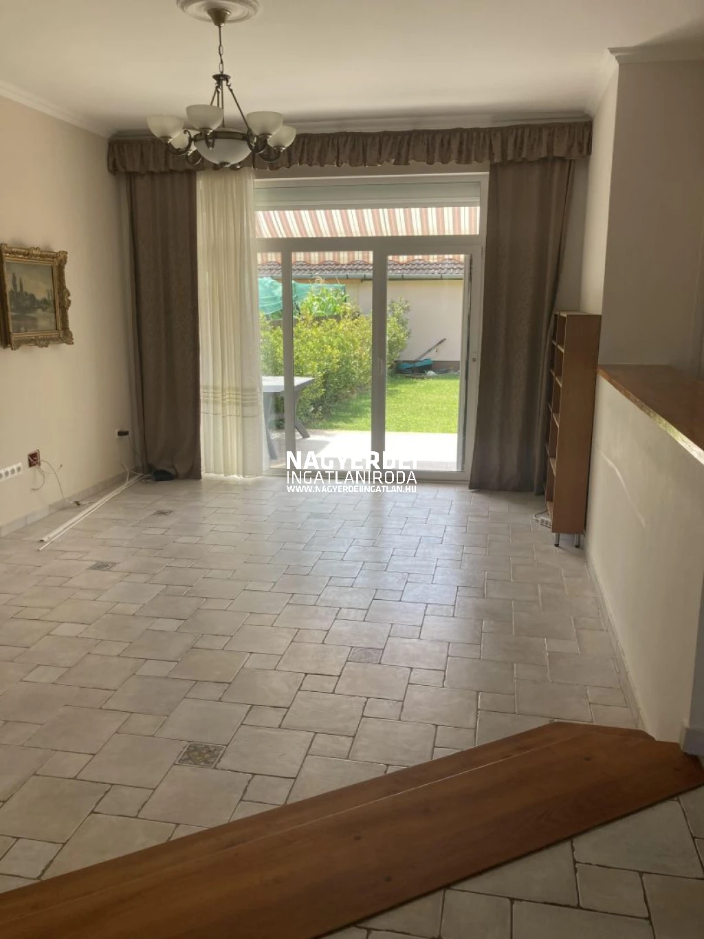 Kiadó 180 m2 sorház, Debrecen