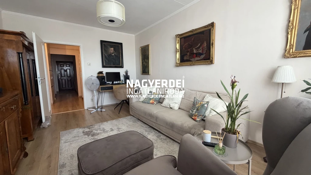 Eladó 76 m2 panel lakás, Debrecen