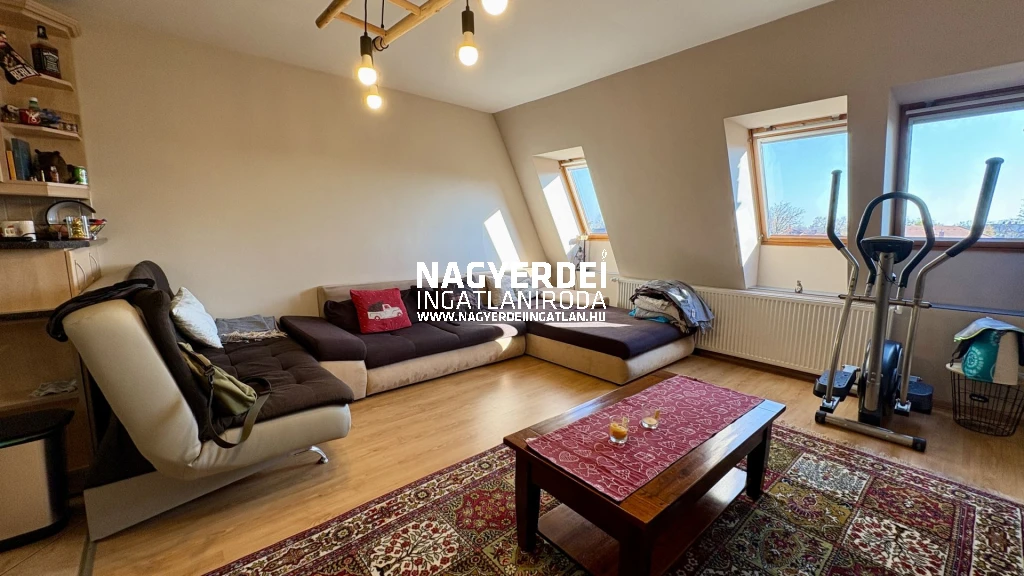 Eladó lakás Debrecenben, a Nagyerdő szélén – egyetemekhez közel, garázzsal, tárolóval!