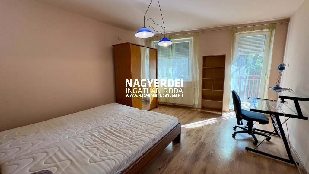 Kiadó 74 m2 tégla lakás, Debrecen